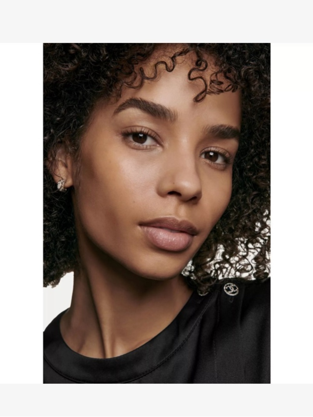 Chanel N.1 Revitalizing Foundation Shade B70 - Picture 3 of 8